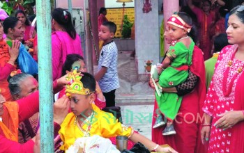 कृष्ण जन्माष्टमी : कारकाँदोको राधाकृष्ण मन्दिरमा भक्तजनको घुइँचो