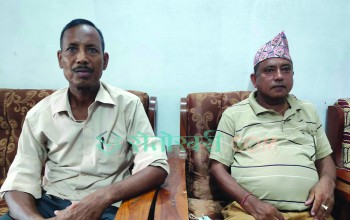 हातमा लालपुर्जा लिएर भौतारिएकाहरु : जग्गाको श्रेस्ता कायम गराउन सास्ती खेप्दै