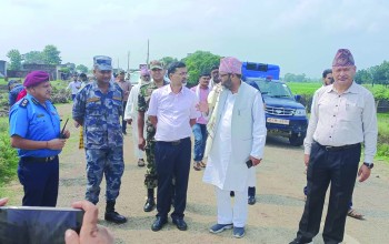 नरैनापुर पुगेर अर्थमन्त्रीले भने राहत र सिचाइँ ब्यवस्था मिलाउन पहल गर्छु