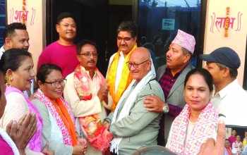 काँग्रेस उम्मेदवार घरदैलोमा, मतदाताको मायाले उत्साहित