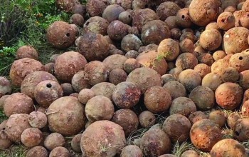 पाहुनाघर बनाउन जग खन्दा भेटिए तोपका गोला