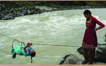 सबै तुइन झोलुङ्गे पुलद्वारा विस्थापितः स्थानीय पूर्वाधार विभाग