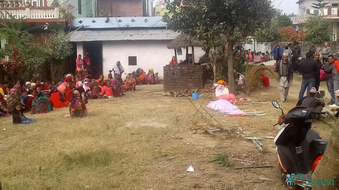 दुलही भित्र्याउन सिंगारिएको घरबाट शव निकाल्ने तयारी