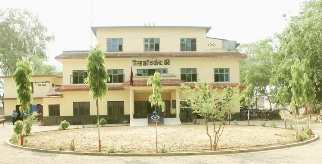 लकडाउनमा सक्रिय तस्कर, कोरेक्ससहित एकजना प्रहरी फन्दामा
