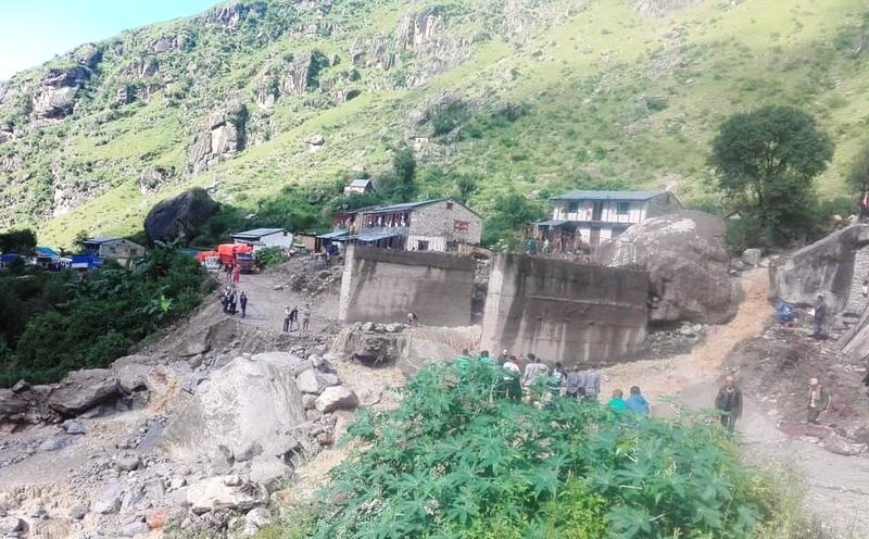 कर्णाली राजमार्ग अवरुद्ध, अझै खुलेन