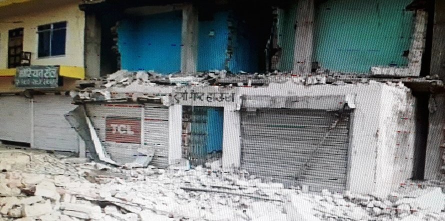 बर्दियामा घर भत्किदा एकको मृत्यु, २ जना गम्भीर घाइते