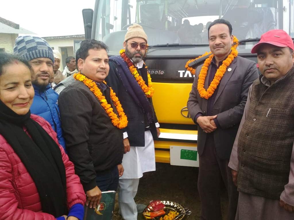 जिल्लामै पहिलोपटक गाँउपालिकाले सञ्चालन गर्यो स्कुल बस