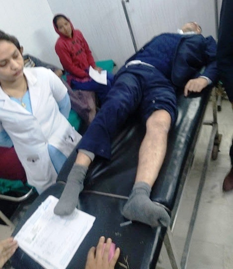 दुर्घटनामा दुई कर्मचारी घाइते