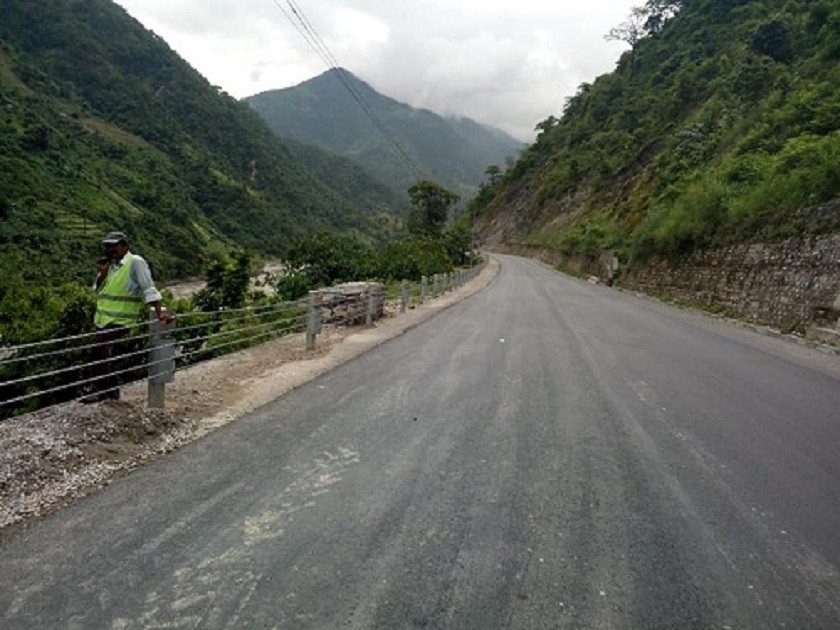 कोटेश्वर-जडीबुटी सडक विस्तार एक महिनाभित्र सकिने