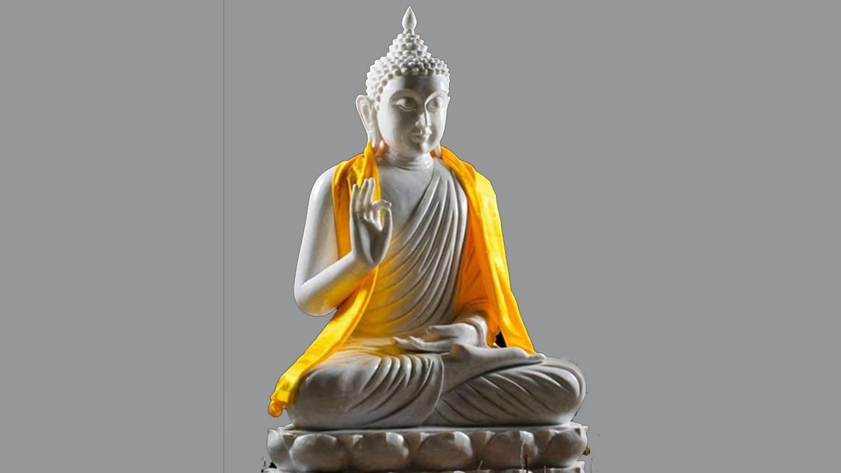 बहुमूल्य धातु ‘ह्वाइट जेड’ बाट बनेको बुद्धमूर्ति भैरहवामा