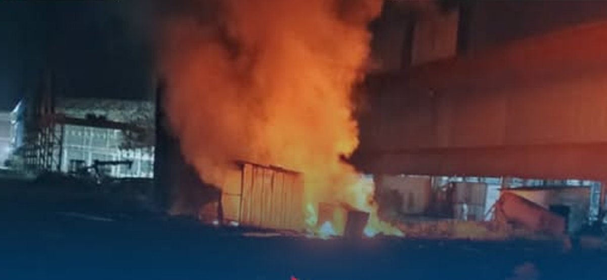 अम्बे स्टीलको तेल ट्याङ्कीमा आगो, १ करोड ५६ लाखको नोक्सान