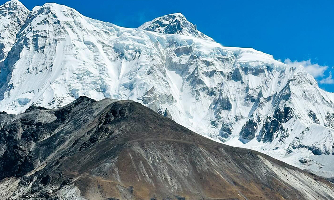 नेपालतर्फबाट चोयुको पहिलोपटक सफल आरोहण